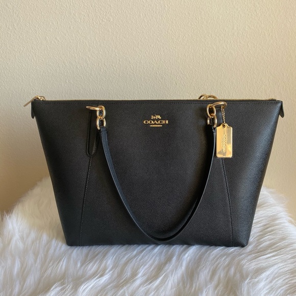 Coach - Picture 5 of 8